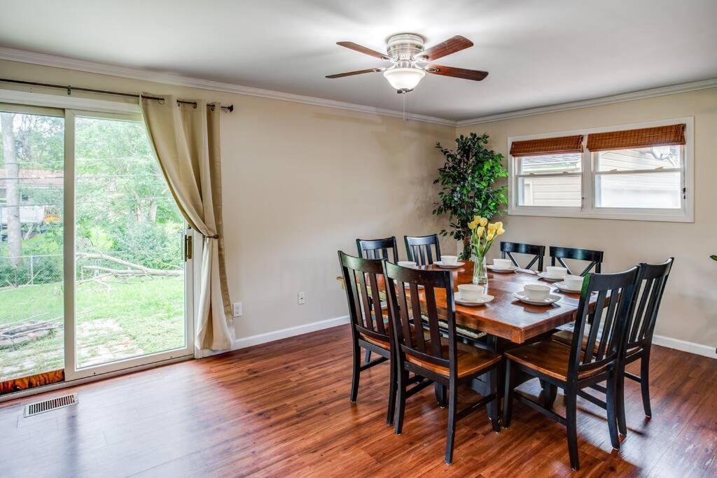 {Quiet Suburban Ranch Hot Tub} Mins Arpt/Rit/Dwnt Appartement Rochester Buitenkant foto