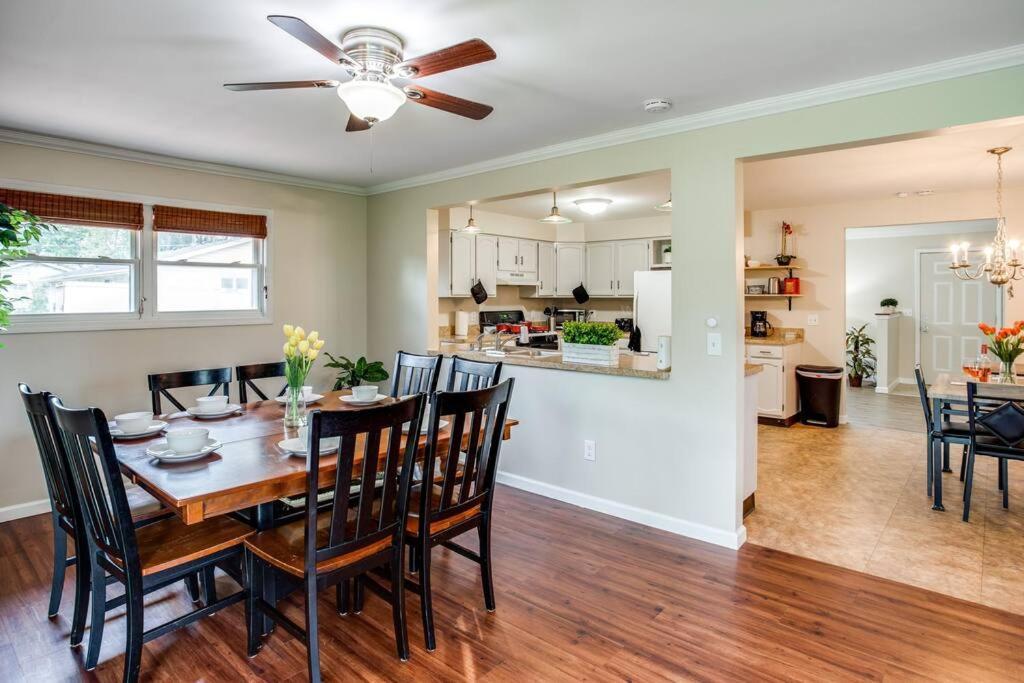 {Quiet Suburban Ranch Hot Tub} Mins Arpt/Rit/Dwnt Appartement Rochester Buitenkant foto